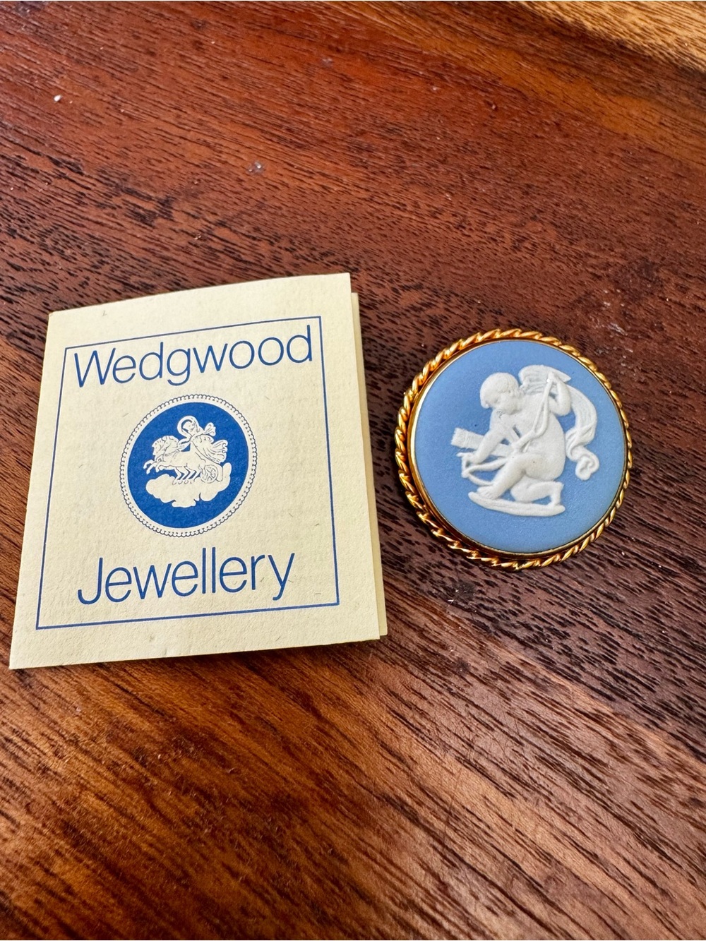 Wedgwood Jasperware Van Dell 12K GF Cupid Angel Cameo Brooch Pendant
